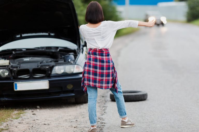 Sygnalizacja awarii samochodu na drodze